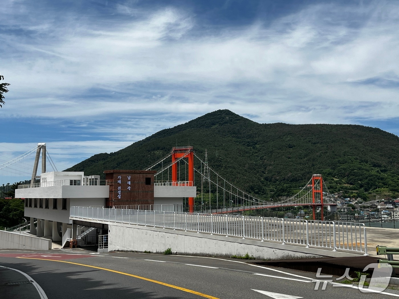 남해대교 남해각 전경(남해군 제공. 재판매 및 DB금지).