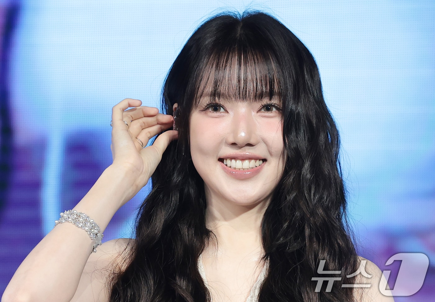 가수 예린이 9일 서울 마포구 홍대 롤링홀에서 열린 네 번째 미니 앨범 'REACH YOU'(리치 유) 발매 쇼케이스에서 포즈를 취하고 있다. 2026.6.9 ⓒ 뉴스1 권현진 기자