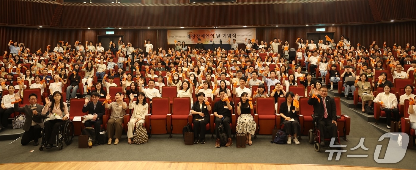 1형당뇨→췌장장애..."어려움 인정받아 기쁘지만, 인식개선 절실" - 뉴스 썸네일 이미지