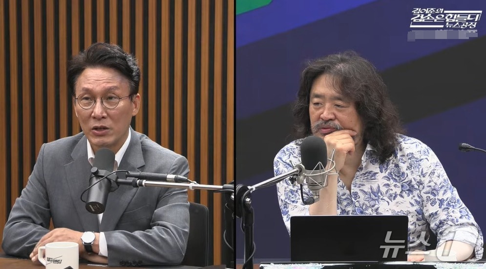 8·17 더불어민주당 전당대회에 출마한 김민석 전 국무총리가 지난 8일 유튜브 채널 '김어준의 겸손은힘들다 뉴스공장'에 출연해 인터뷰 하고 있는 모습. (유튜브 갈무리) ⓒ 뉴스1
