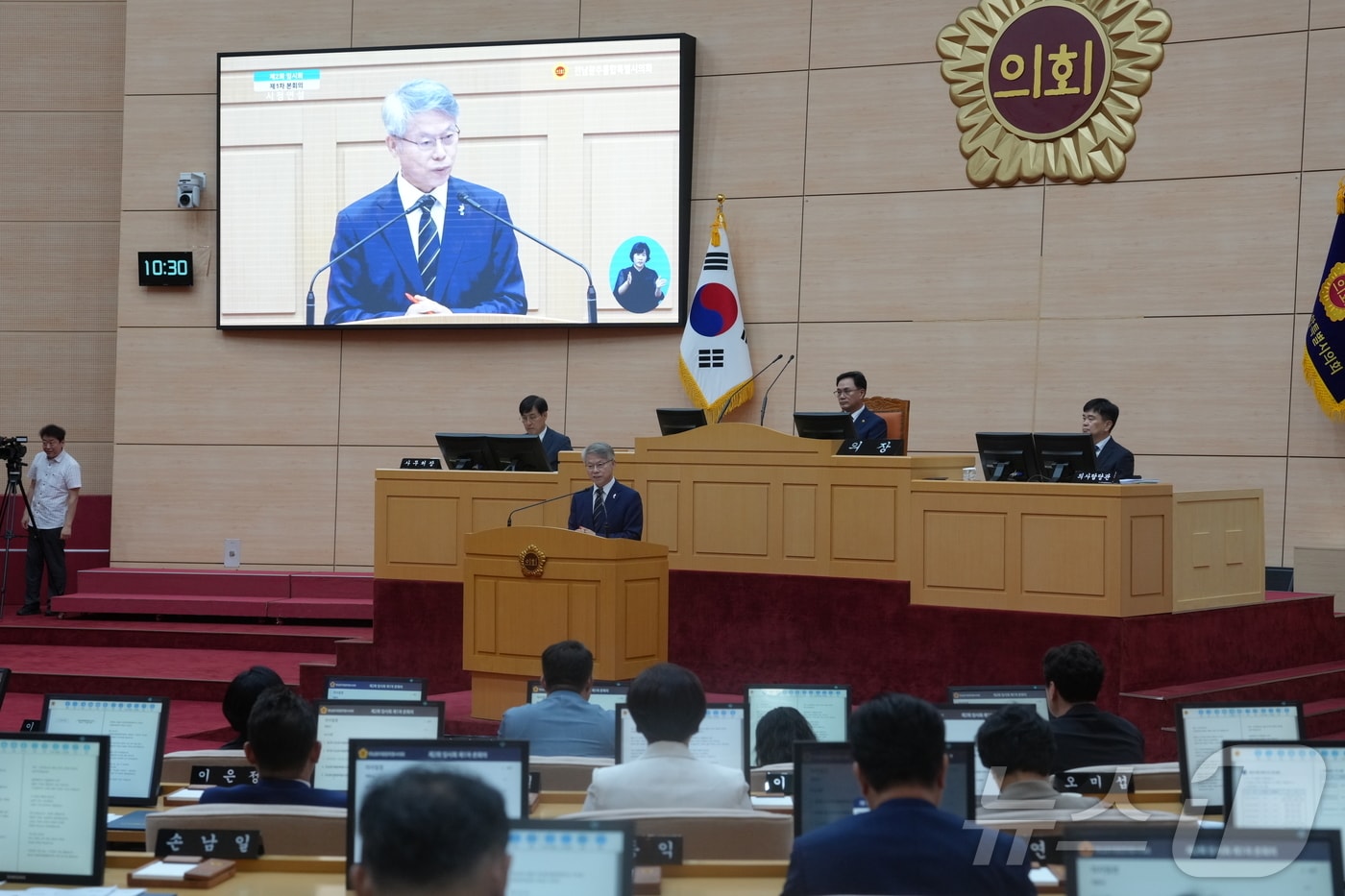 민형배 전남광주통합특별시장이 13일 통합시의회 본회의장서 열린 ‘제2회 통합시의회 임시회 제1차 본회의’에서 2026년도 시정연설을 하고 있다.(전남광주통합특별시 제공. 재판매 및 DB금지) 2026.7.13 ⓒ 뉴스1