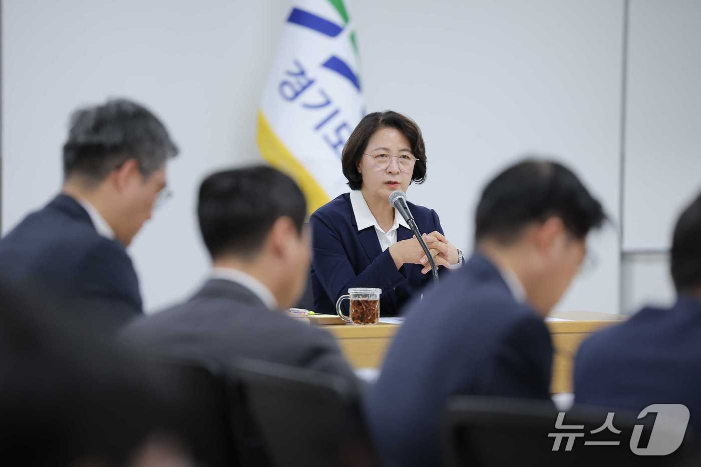 경기도 율곡홀에서 실·국장 회의를 주재하고 있는 추미애 경기도지사.(경기도 제공. 재판매 및 DB금지)