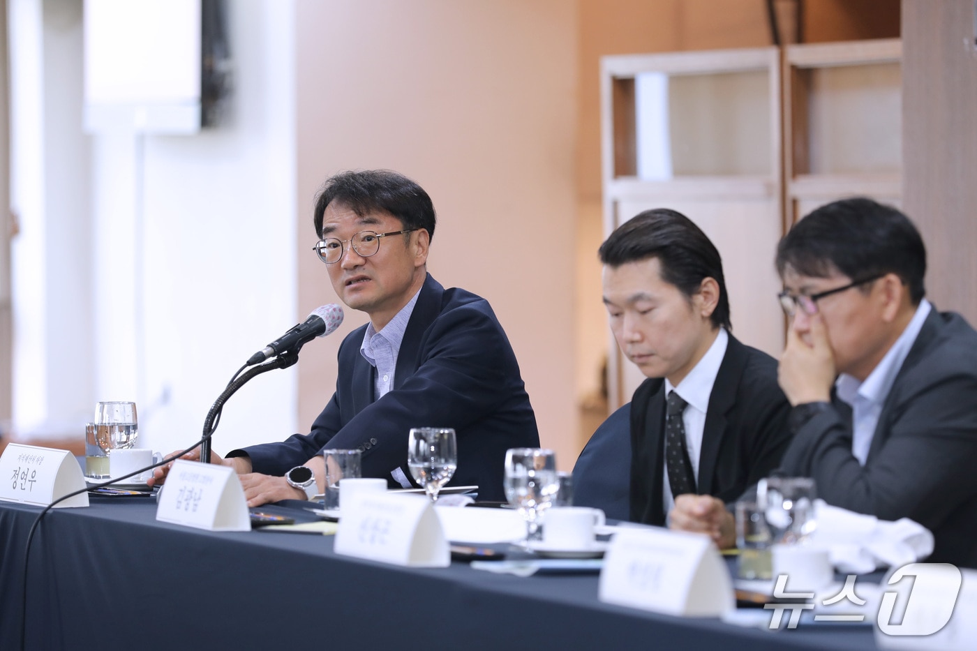 정연우 지식재산처 차장(왼쪽에서 1번째)이 ‘2026년 제3차 지식재산 정책포럼’에서 발언하고 있다.(지식재산처 제공. 재판매 및 DB금지)/뉴스1