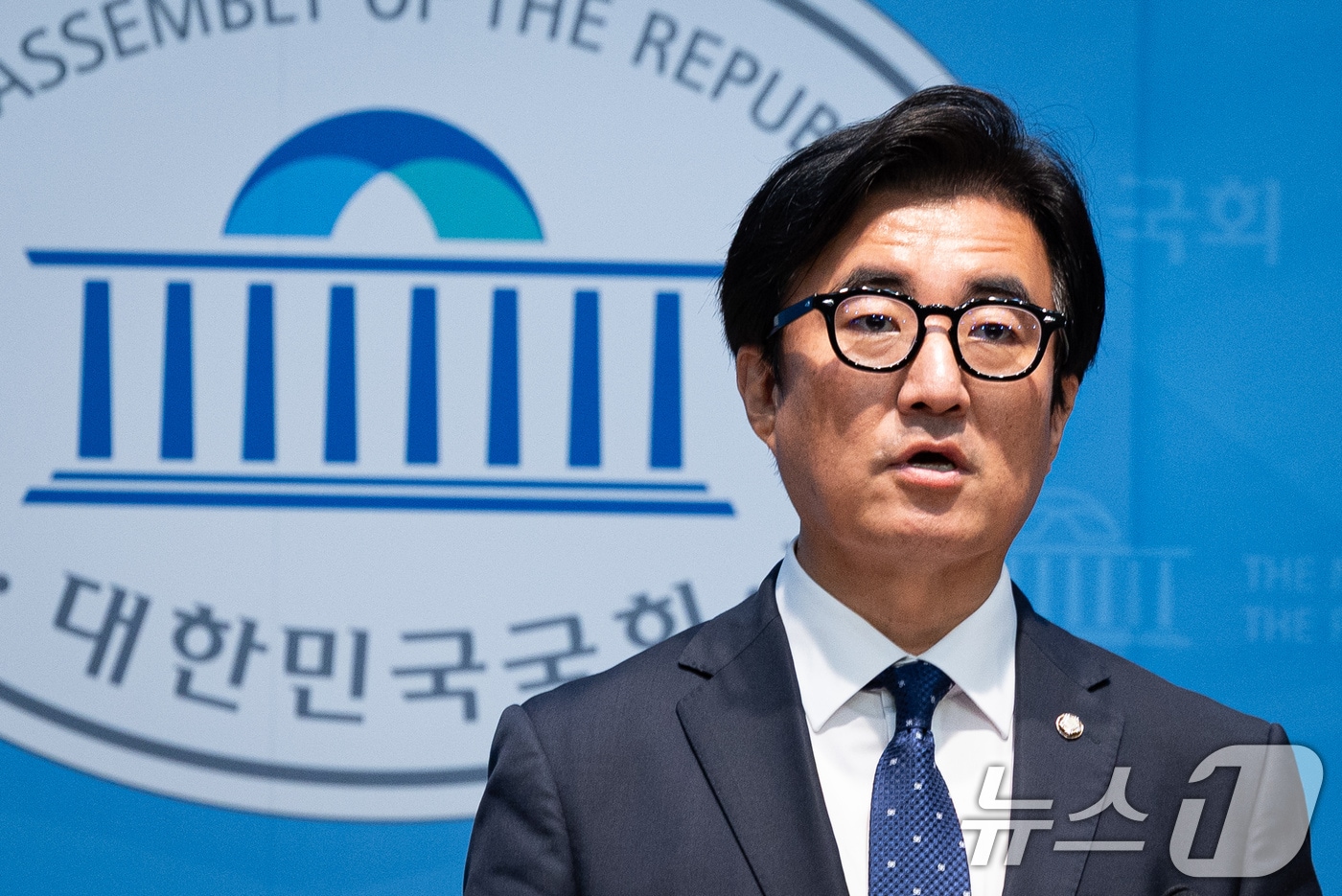 與 "국힘, 안보 발목잡기 멈추고 국군사관학교 창설 협조하라" - 뉴스 썸네일 이미지