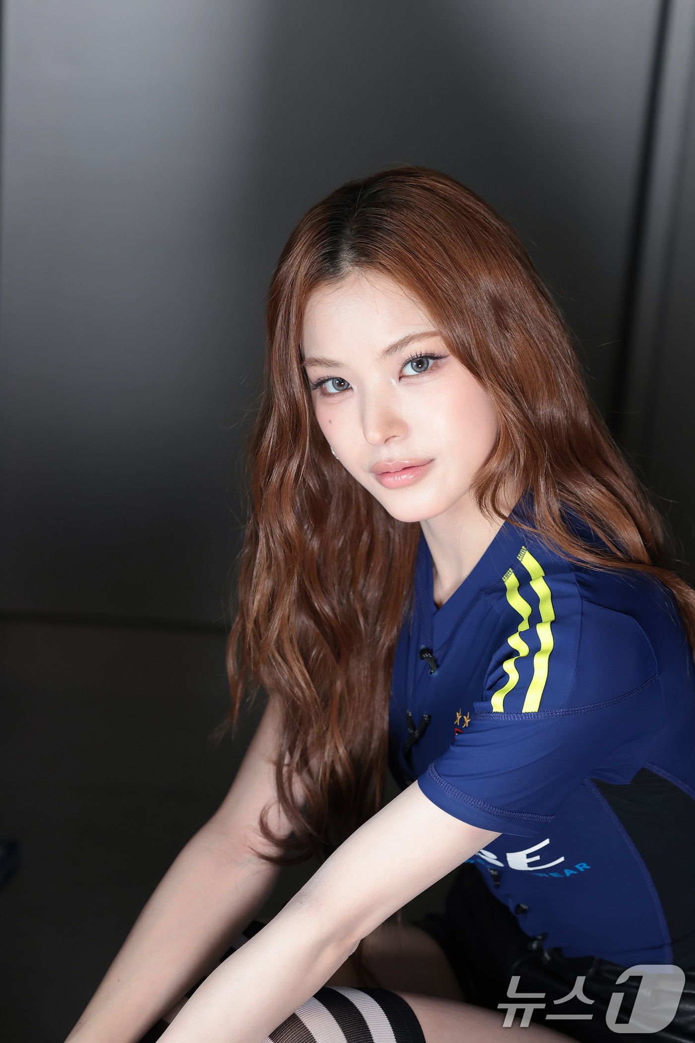 이즈나 마이가 15일 서울 마포구 웨이크원 엔터테인먼트 연습실에서 열린 뉴스1과의 인터뷰에 앞서 포즈를 취하고 있다., ⓒ 뉴스1 권현진 기자