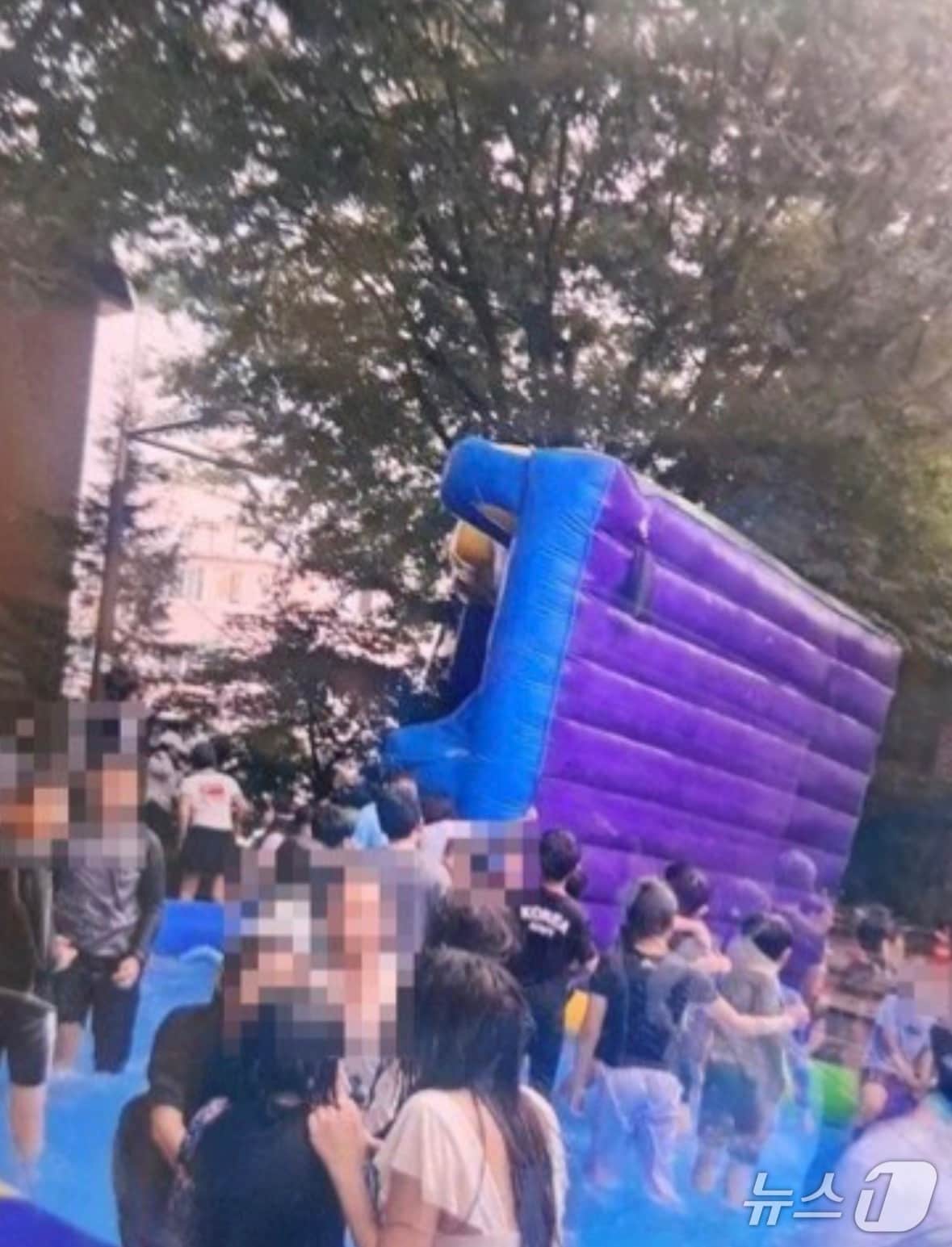 군포 물놀이장 사고 현장.(경기도소방재난본부 제공. 재판매 및 DB 금지)/뉴스1