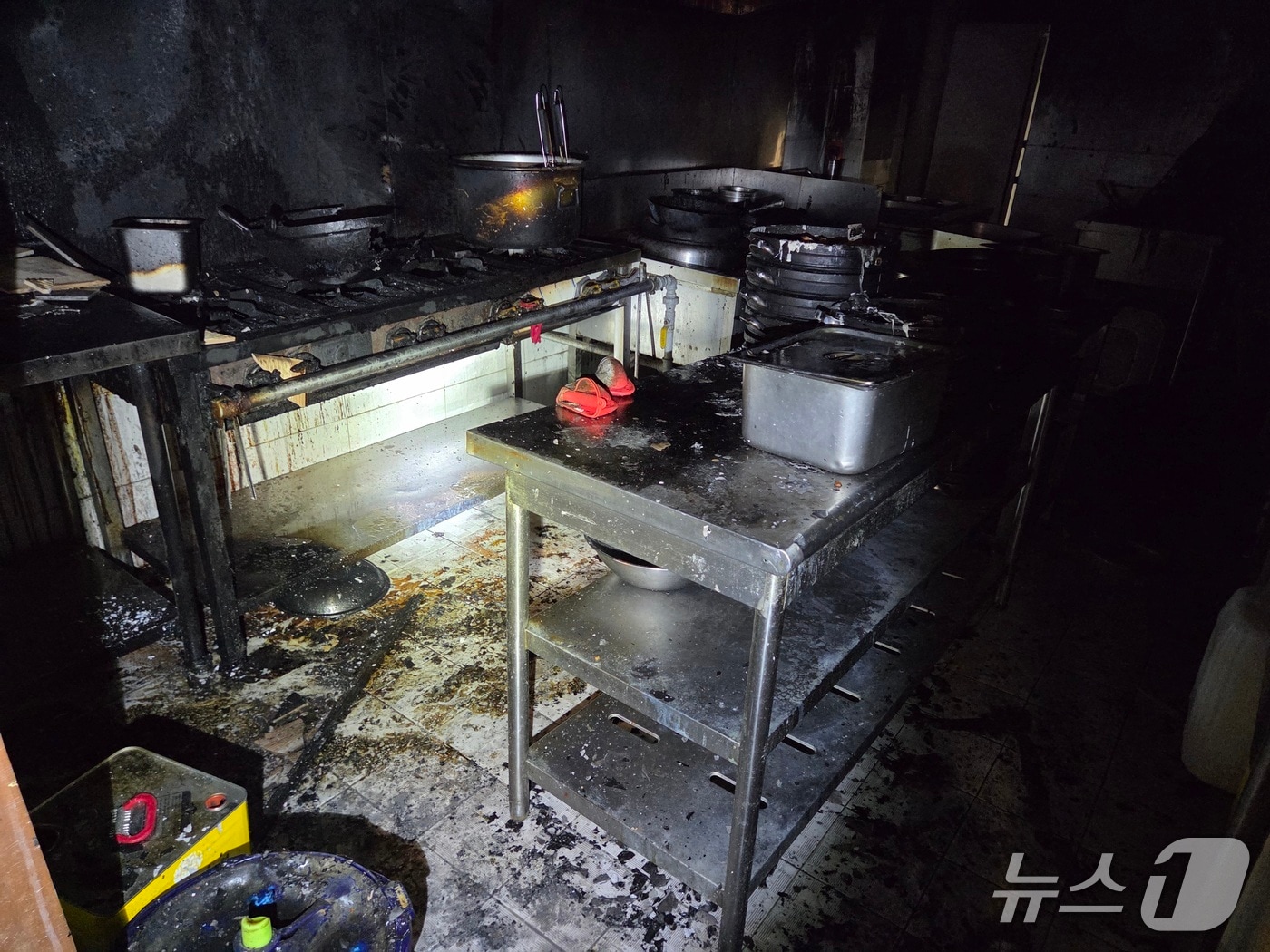 20일 오후 3시 28분쯤 경북 구미시 원평동 한 식당 주방에서 불이 나 소방 당국이 진화 후 안전 조치를 마쳤다.(경북소방본부 제공 . 재판매 및 DB 금지)2026.7.21/뉴스1