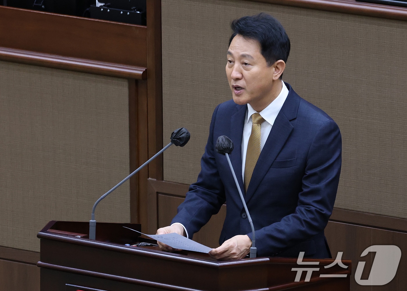 오세훈 서울시장이 21일 오후 서울 중구 서울시의회에서 열린 제338회 서울시의회 임시회 본회의에서 서울시 신임 간부 소개를 하고 있다. 2026.7.21 ⓒ 뉴스1 오대일 기자