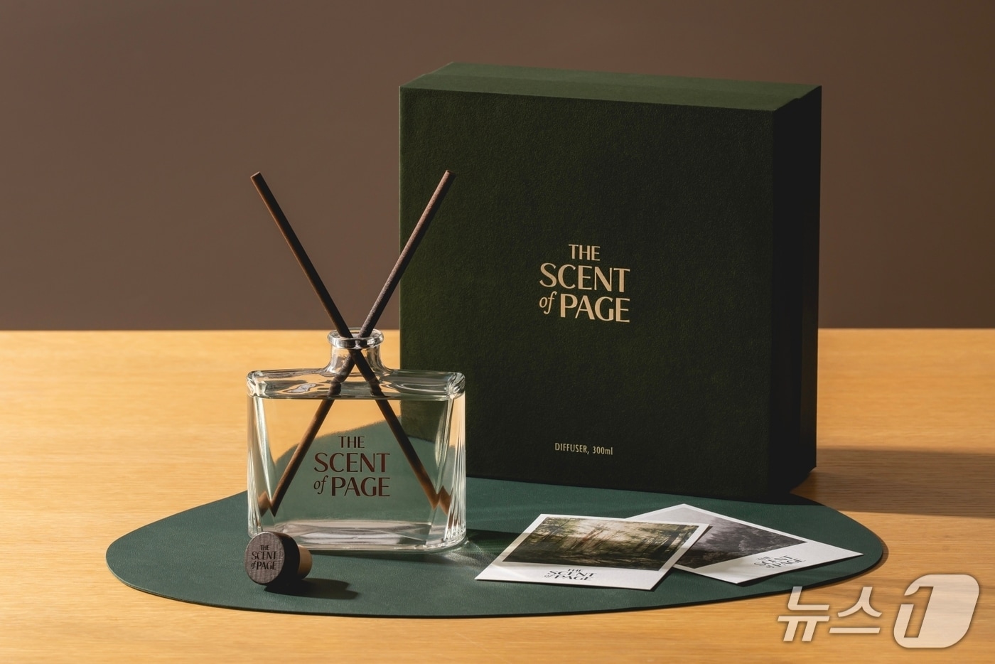 교보문고 시그니처 책향 브랜드 '더 센트 오브 페이지'(The Scent of Page)가 2026 레드닷 디자인 어워드 브랜드 & 커뮤니케이션 디자인 부문에서 본상인 위너를 받았다.