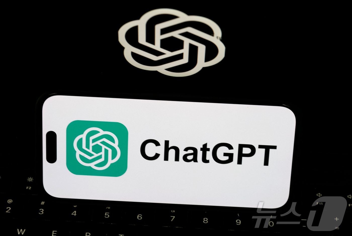 오픈AI GPT '탈옥' 현실로…인간통제 뚫고 외부 해킹 '초유의 사건'
