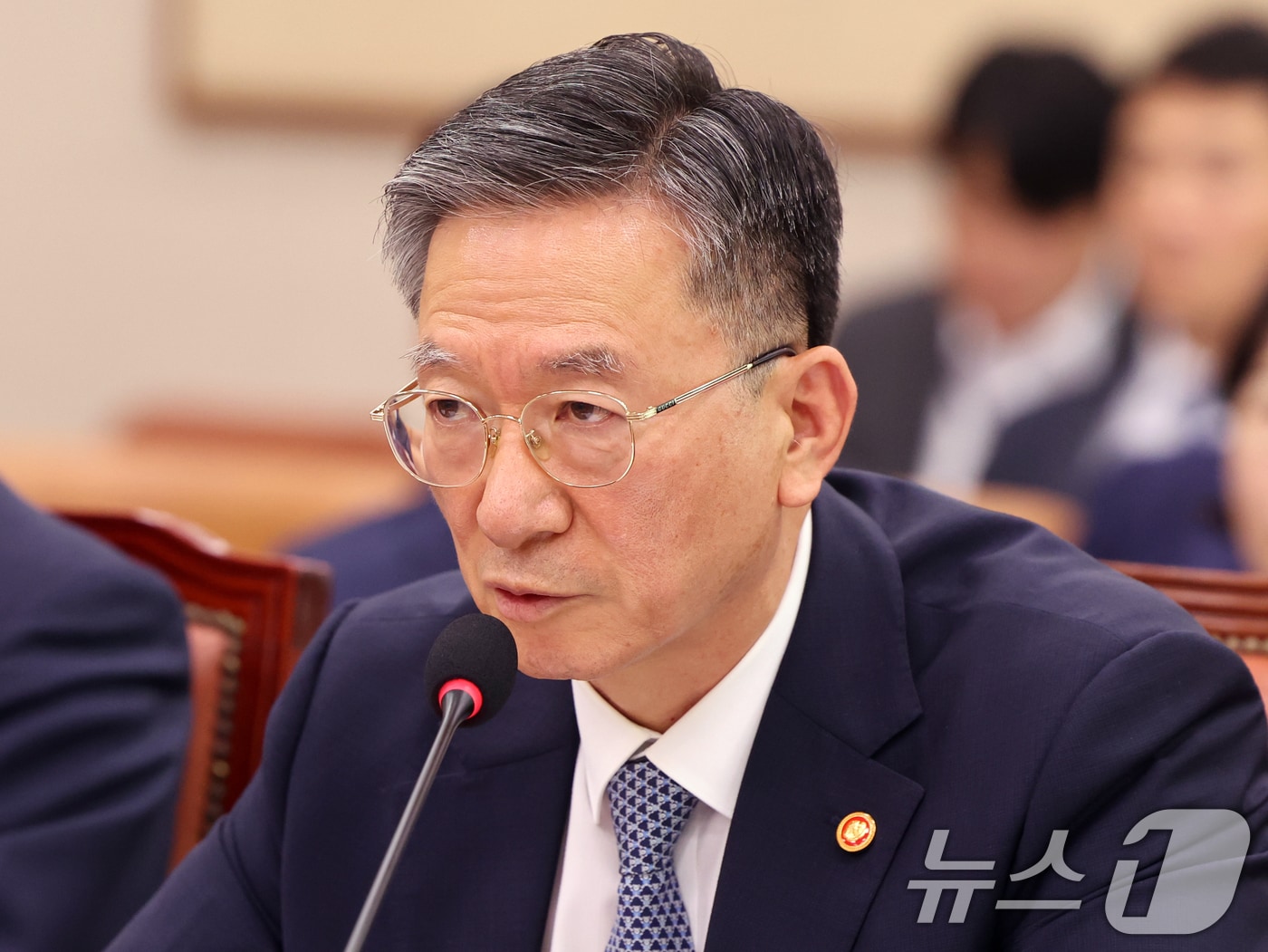 정성호 법무부 장관이 22일 서울 여의도 국회에서 열린 법제사법위원회 전체회의에서 의원 질의에 답하고 있다. 2026.7.22 ⓒ 뉴스1 황기선 기자