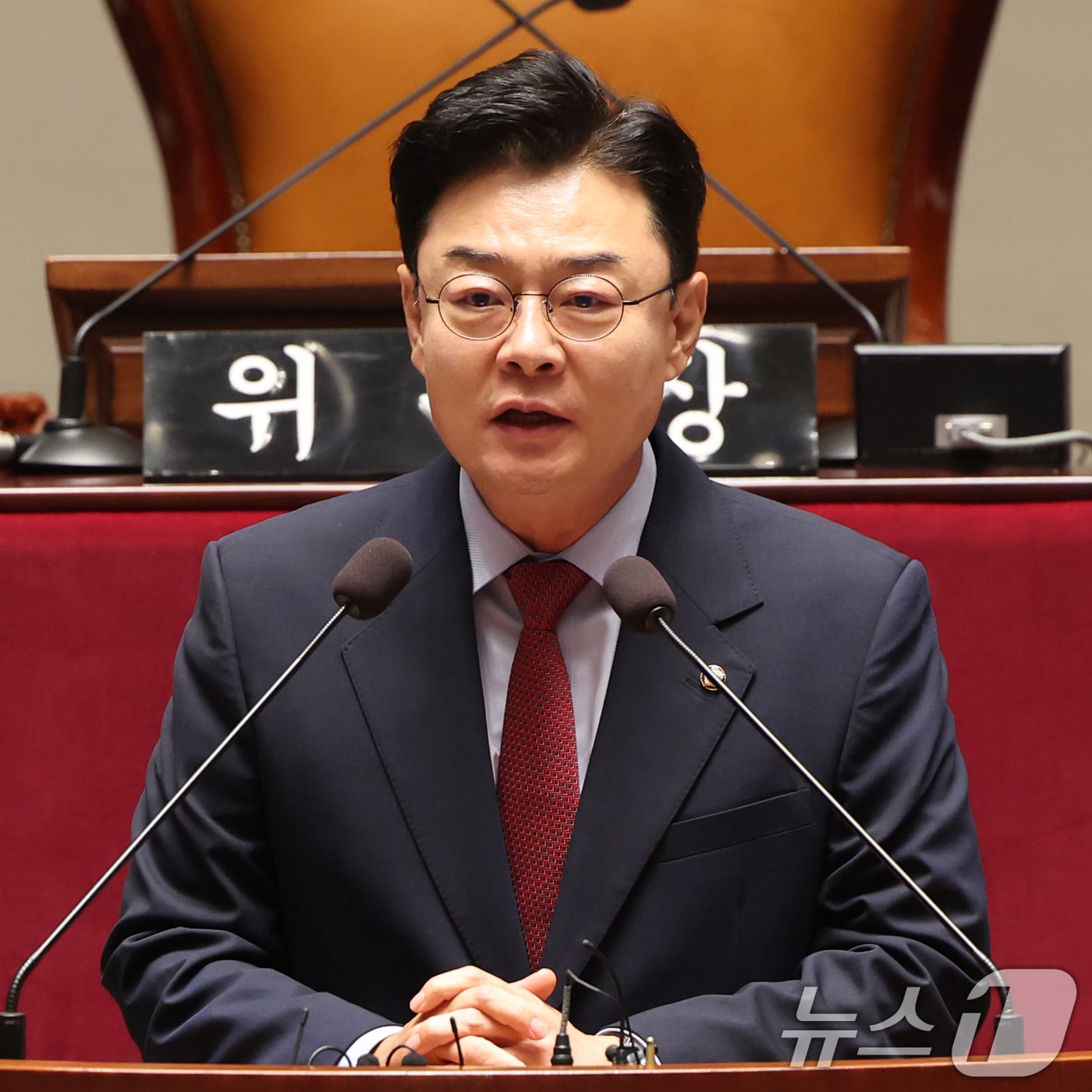 산업통상자원중소벤처기업위원장 후보로 선출된 김성원 국민의힘 의원이 23일 오전 서울 여의도 국회에서 열린 제22대 국회 후반기 상임위원장 후보자 선출 의원총회에서 소감을 발표하고 있다. 2026.7.23 ⓒ 뉴스1 황기선 기자