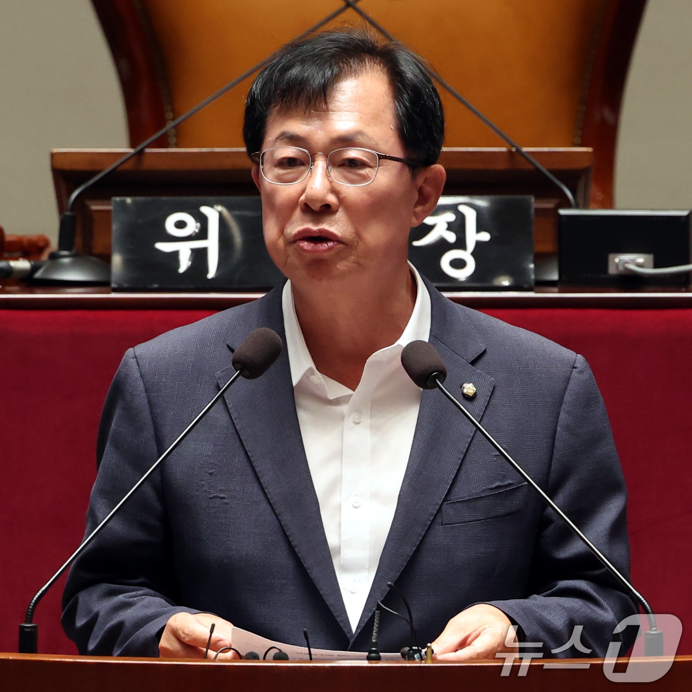 보건복지위원장 후보로 선출된 이만희 국민의힘 의원이 23일 오전 서울 여의도 국회에서 열린 제22대 국회 후반기 상임위원장 후보자 선출 의원총회에서 소감을 발표하고 있다. 2026.7.23 ⓒ 뉴스1 황기선 기자