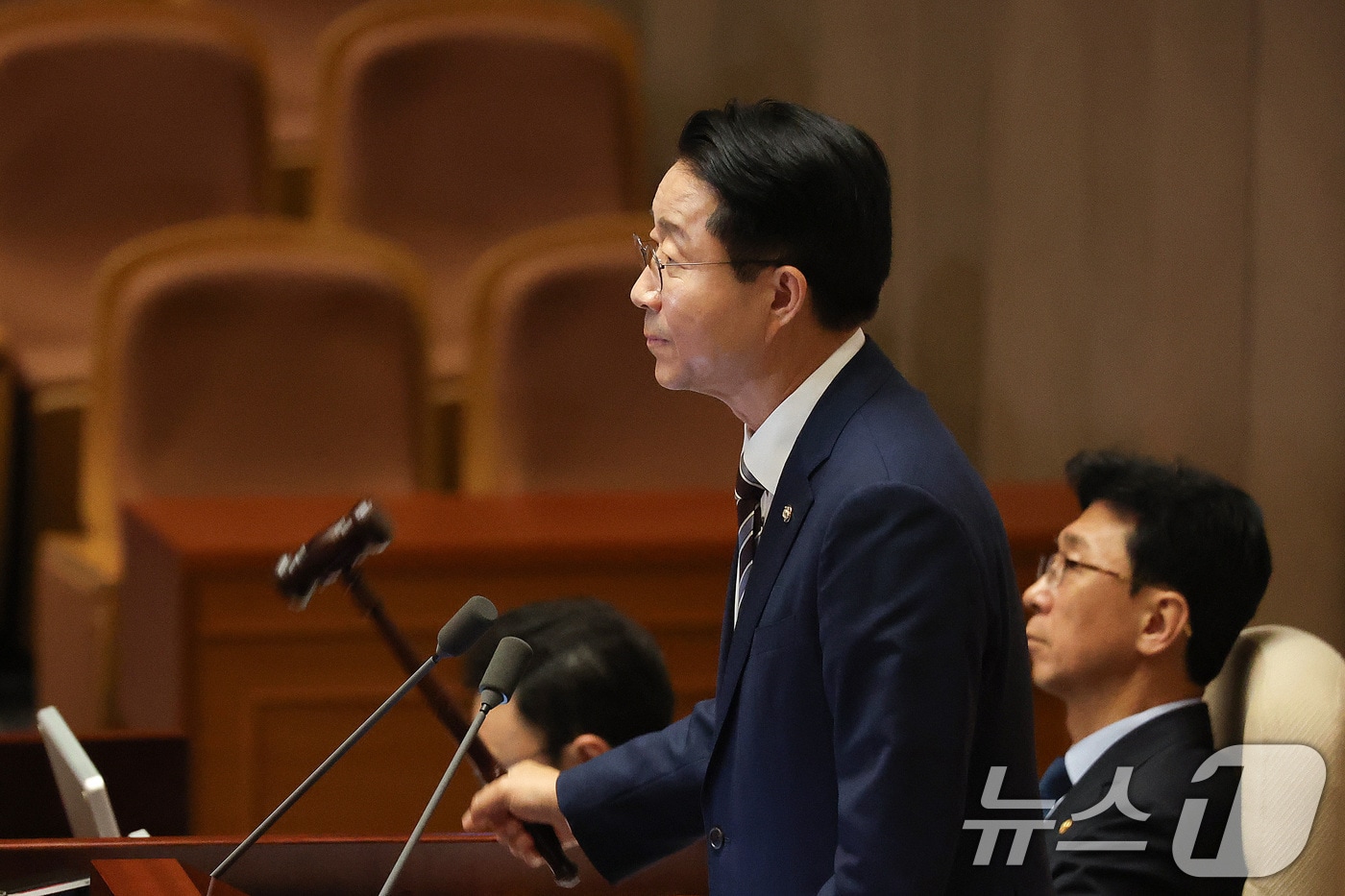 조정식 국회의장이 지난 23일 서울 여의도 국회에서 열린 제437회국회(임시회) 제2차 본회의에서 의사봉을 두드리고 있다. 2026.7.23 ⓒ 뉴스1 신웅수 기자