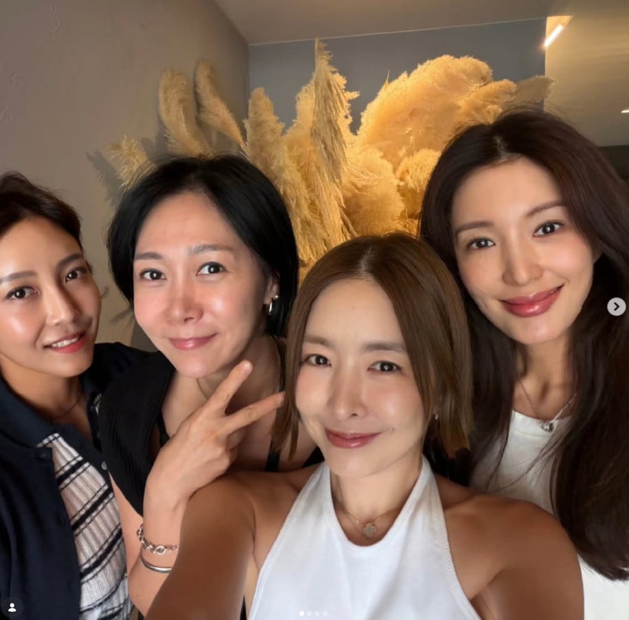 임유진 이민경 한에스더 서지영(왼쪽부터) / 한에스더 인스타그램