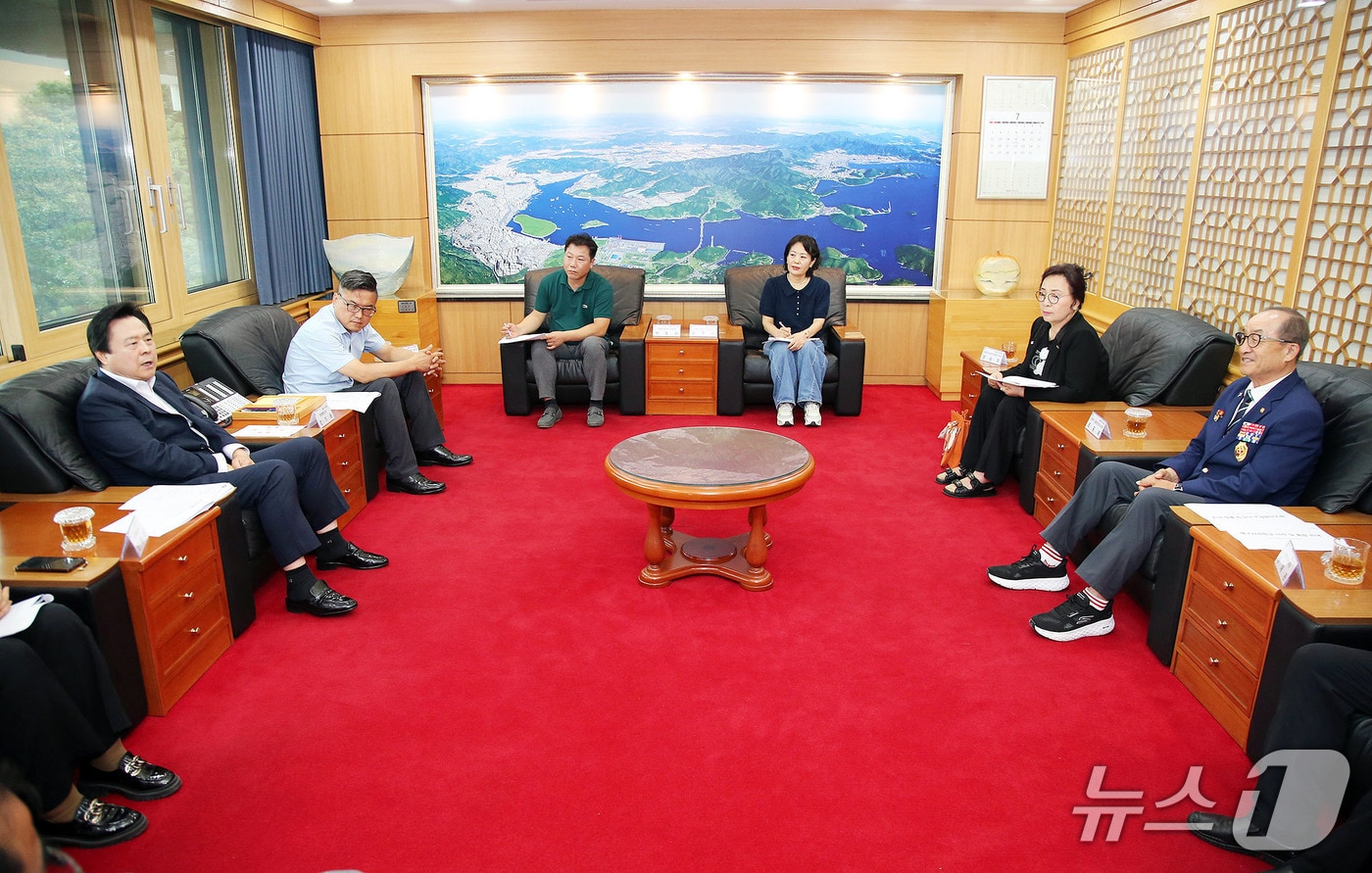 창원시가 28일 시청에서 국군사관학교 설립 추진에 따른 해군사관학교 이전에 관한 지역사회 간담회를 갖고 있다.(창원시 제공. 재판매 및 DB금지)