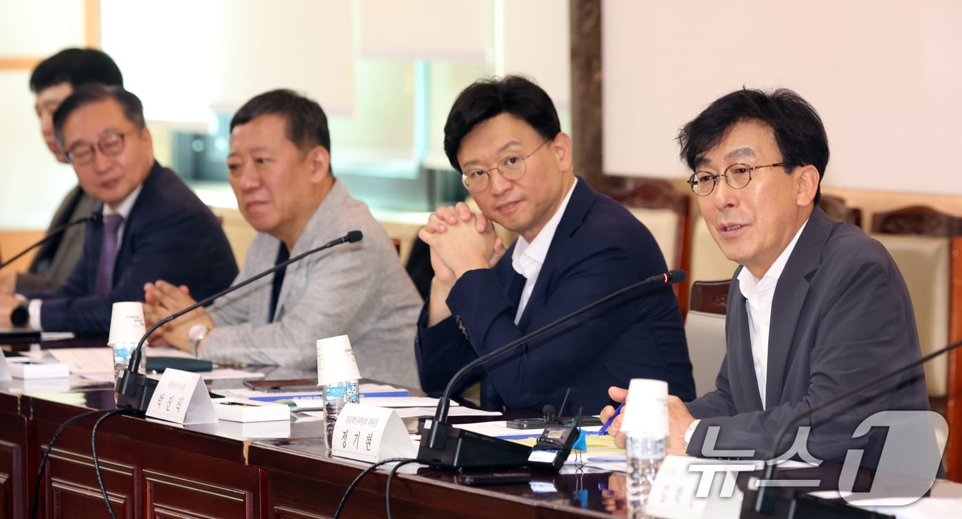 정기현 의료혁신위원회 위원장이 30일 오전 서울 종로구 세종대로 정부서울청사에서 열린 제8차 의료혁신위원회에서 모두 발언을 하고 있다. 2026.7.30 ⓒ 뉴스1 김명섭 기자
