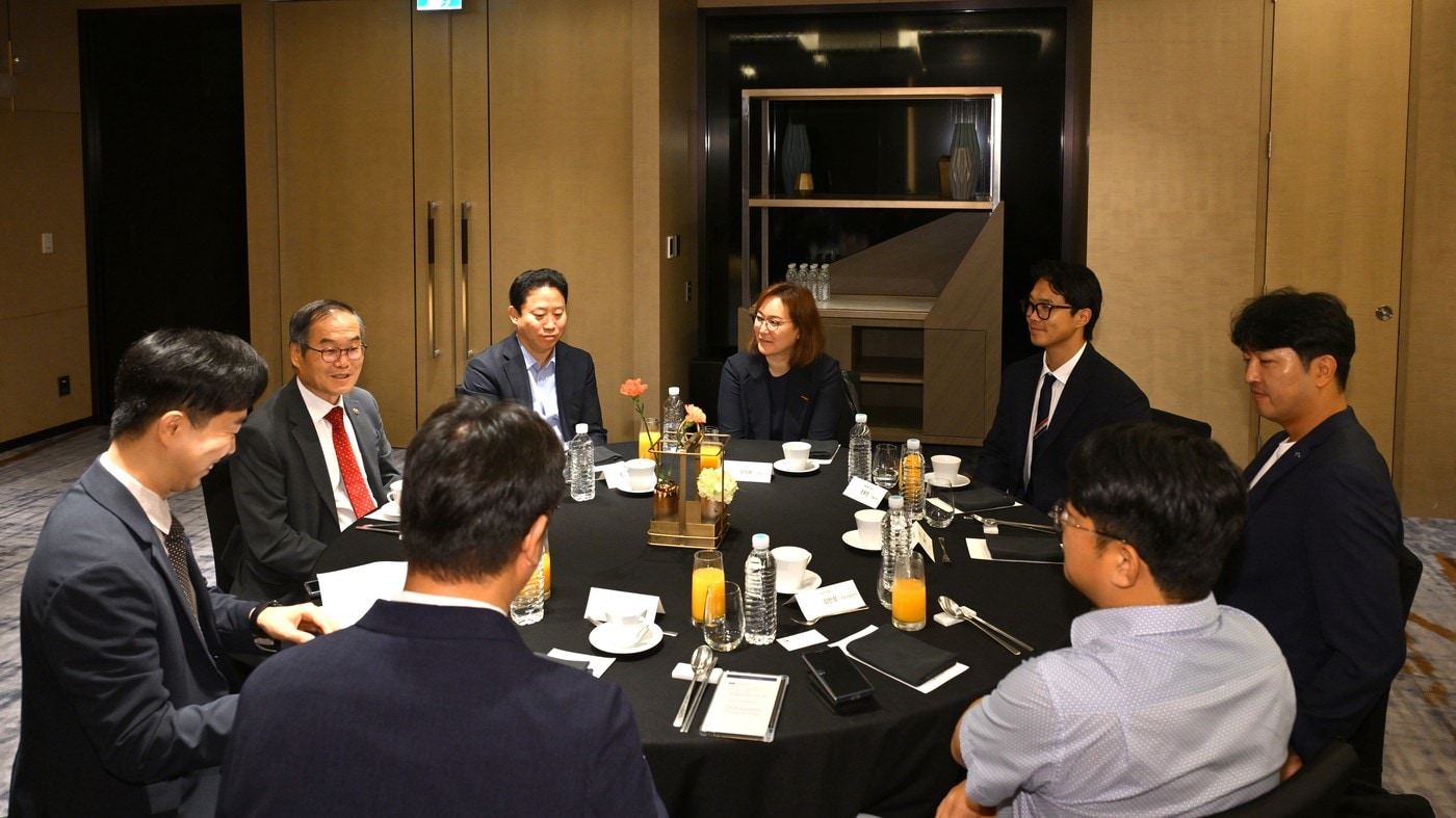 방사청, 방산 AI 경쟁력 강화 간담회...중소벤처기업 지원 모색 - 뉴스 썸네일 이미지