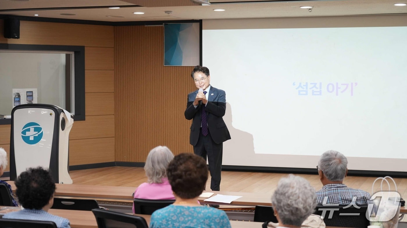 육동한 춘천시장, 춘천노인대학 7월 특강.(춘천시 제공, 재판매 및 DB금지)