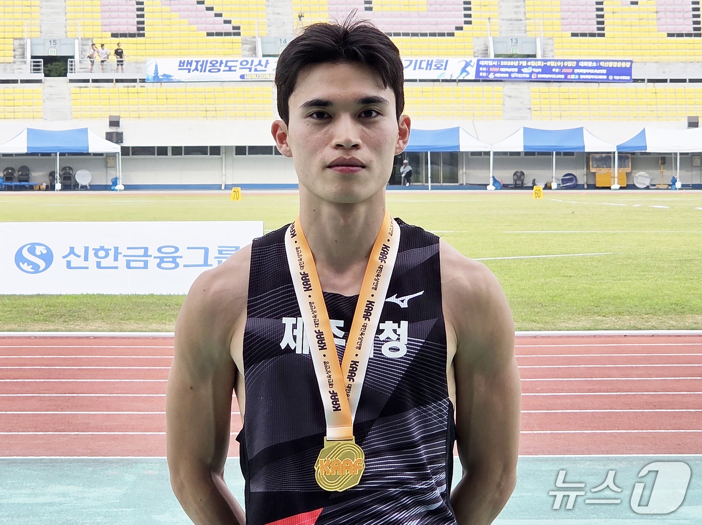 '백제왕도 익산 2026 전국육상경기대회' 남자 일반부 멀리뛰기 금메달을 차지한 제주시청 직장운동경기부 육상팀 이건우.(제주시 제공, 재판매 및 DB 금지)