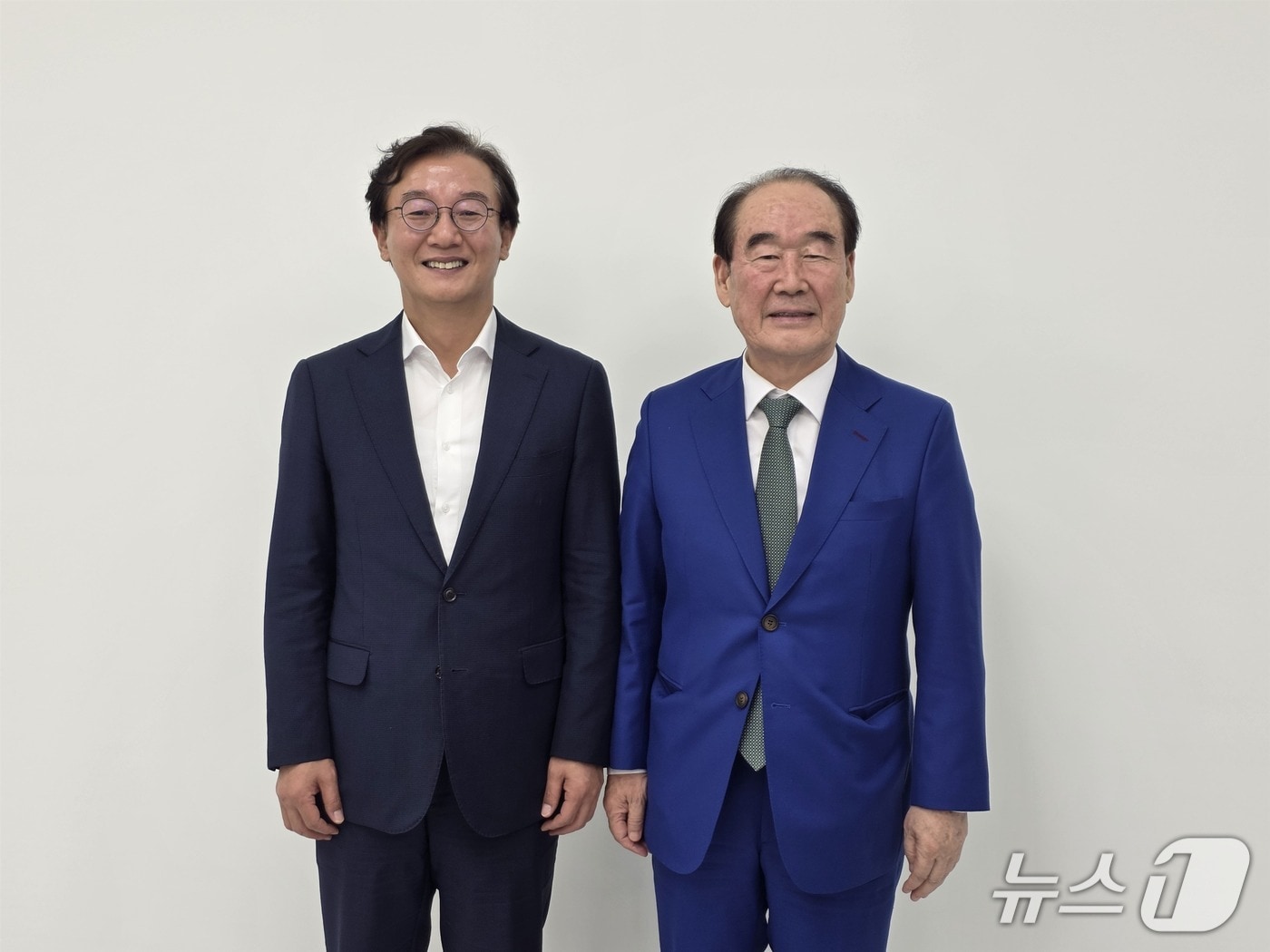 흥아 해운 도 부산 이전한다…전재수표 해운 기업 유치 첫 결실