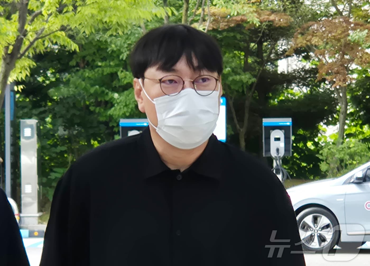 개그맨 이진호가 14일 수원지법 여주지원에서 열린 음주운전 및 불법도박 혐의 사건 첫 공판에 출석하고 있다. 2026.8.14 ⓒ 뉴스1 양희문 기자