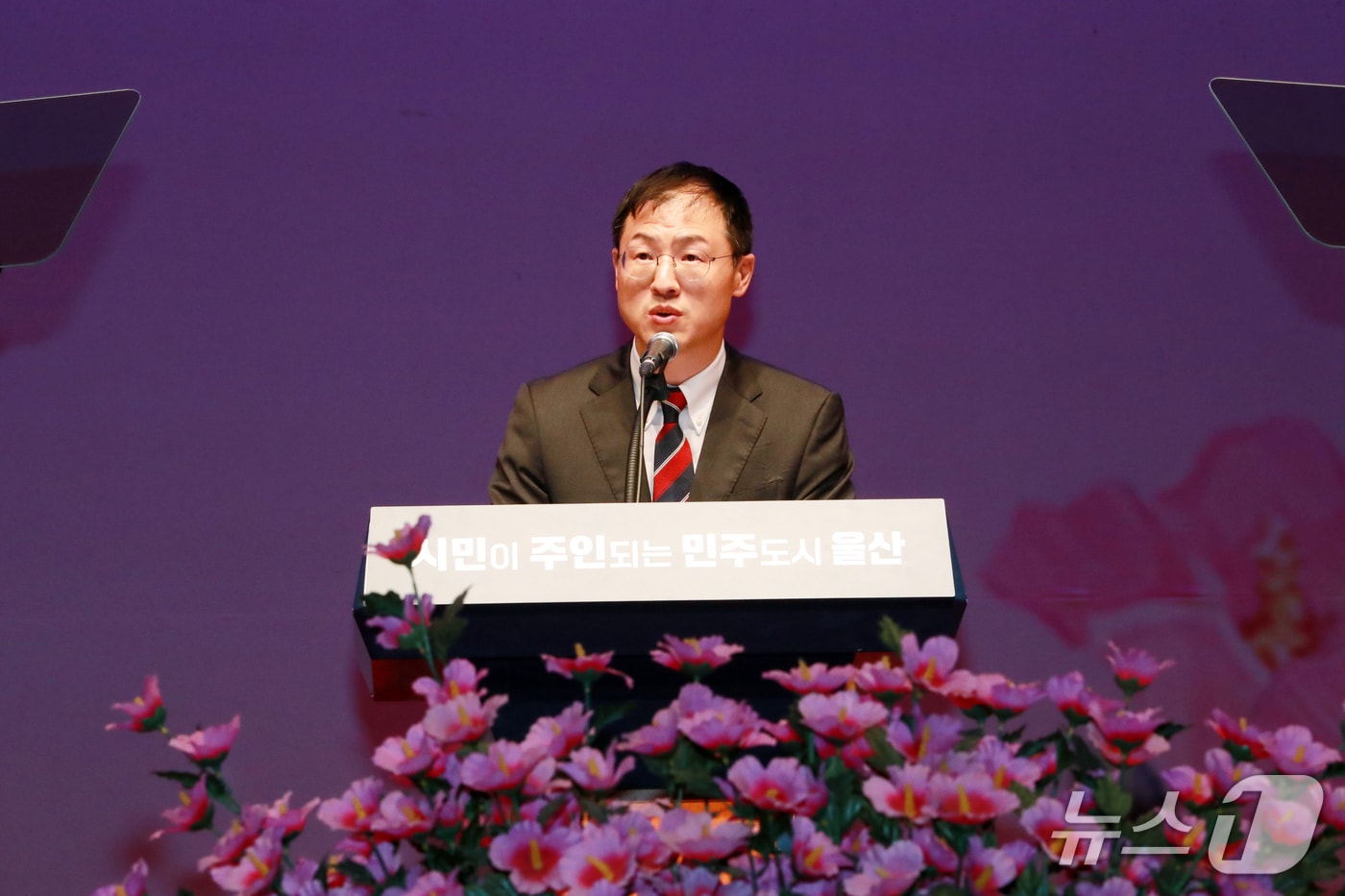 김상욱 울산시장 15일 울산문화예술회관 대공연장에서 열린 제81주년 광복절 경축식에서 경축사를 하고 있다.(울산시청 제공· 재판매 및 DB금지)/뉴스1