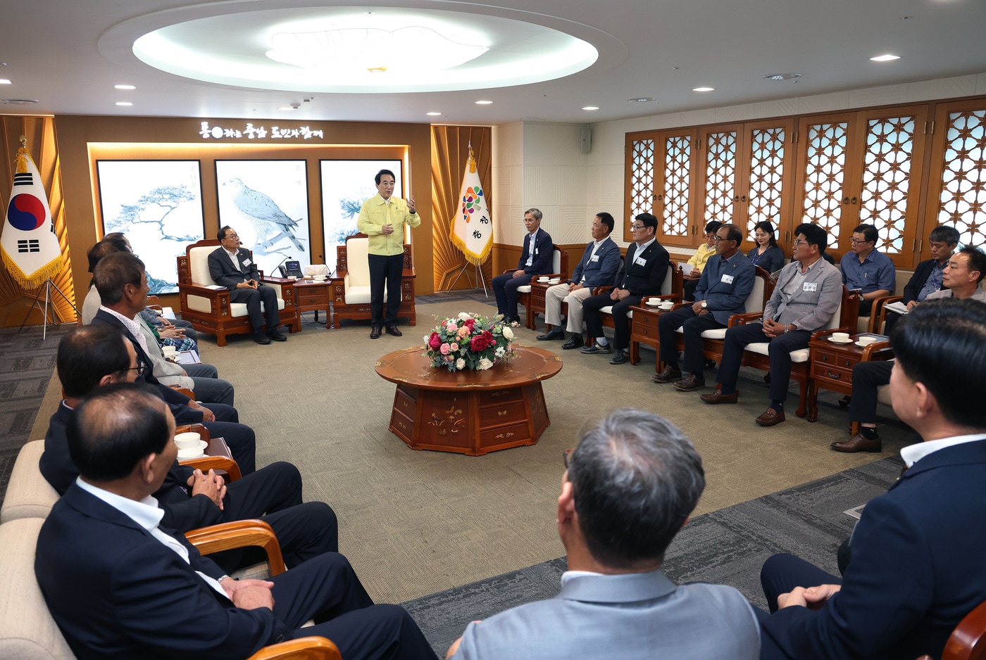 박수현 충남지사와 도 새마을회 간담회 모습.(도 제공. 재판매 및 DB금지)/뉴스1