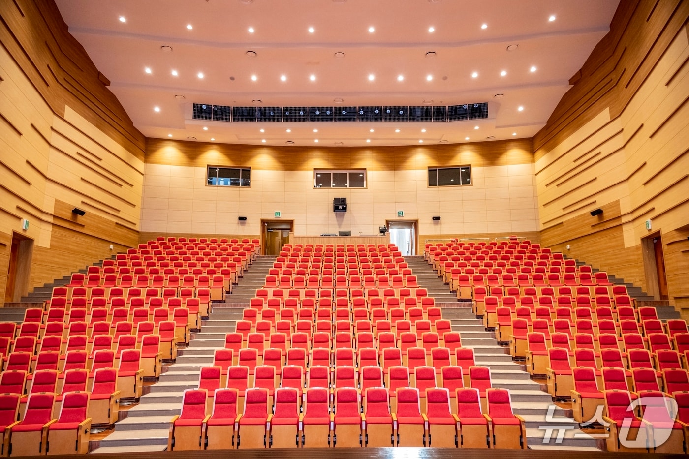 울산 북구문예회관 공연장 시설개선 공사 완료 모습.(울산 북구 제공. 재판매 및 DB금지)/뉴스1