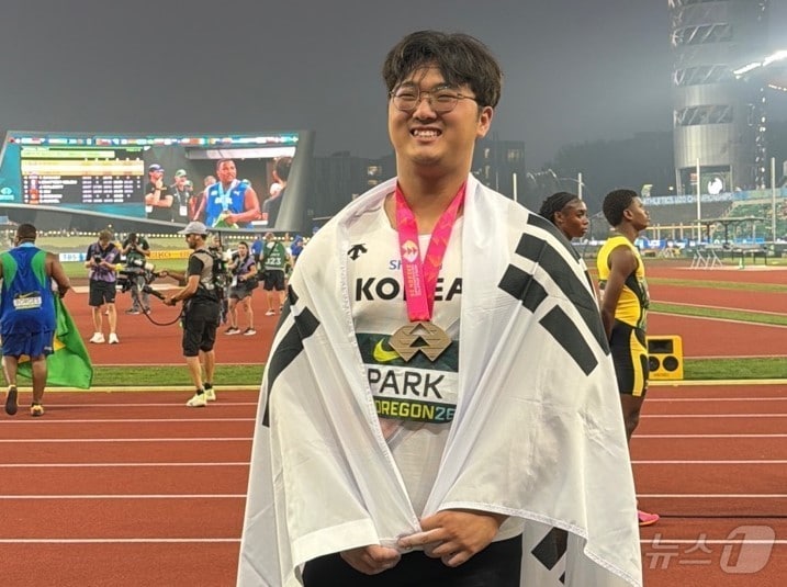 경북교육청은 19일 경북 학교체육 출신 박시훈 선수가 2026 U20 세계육상선수권대회 남자 포환던지기에서 준우승했다. /뉴스1