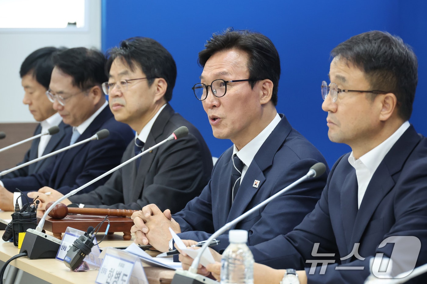 김민석 더불어민주당 대표가 19일 부산 동구 민주당 부산시당에서 열린 현장 최고위원회의에서 발언하고 있다. 2026.8.19 ⓒ 뉴스1 신웅수 기자