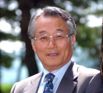 신세훈 시인 (출처: 한국문인협회 웹사이트)