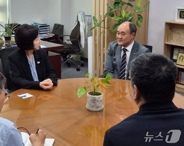 [www.news1.kr] 대한수의사회, 국회 농해수위 찾아…불법 자가진료 위험성 설명