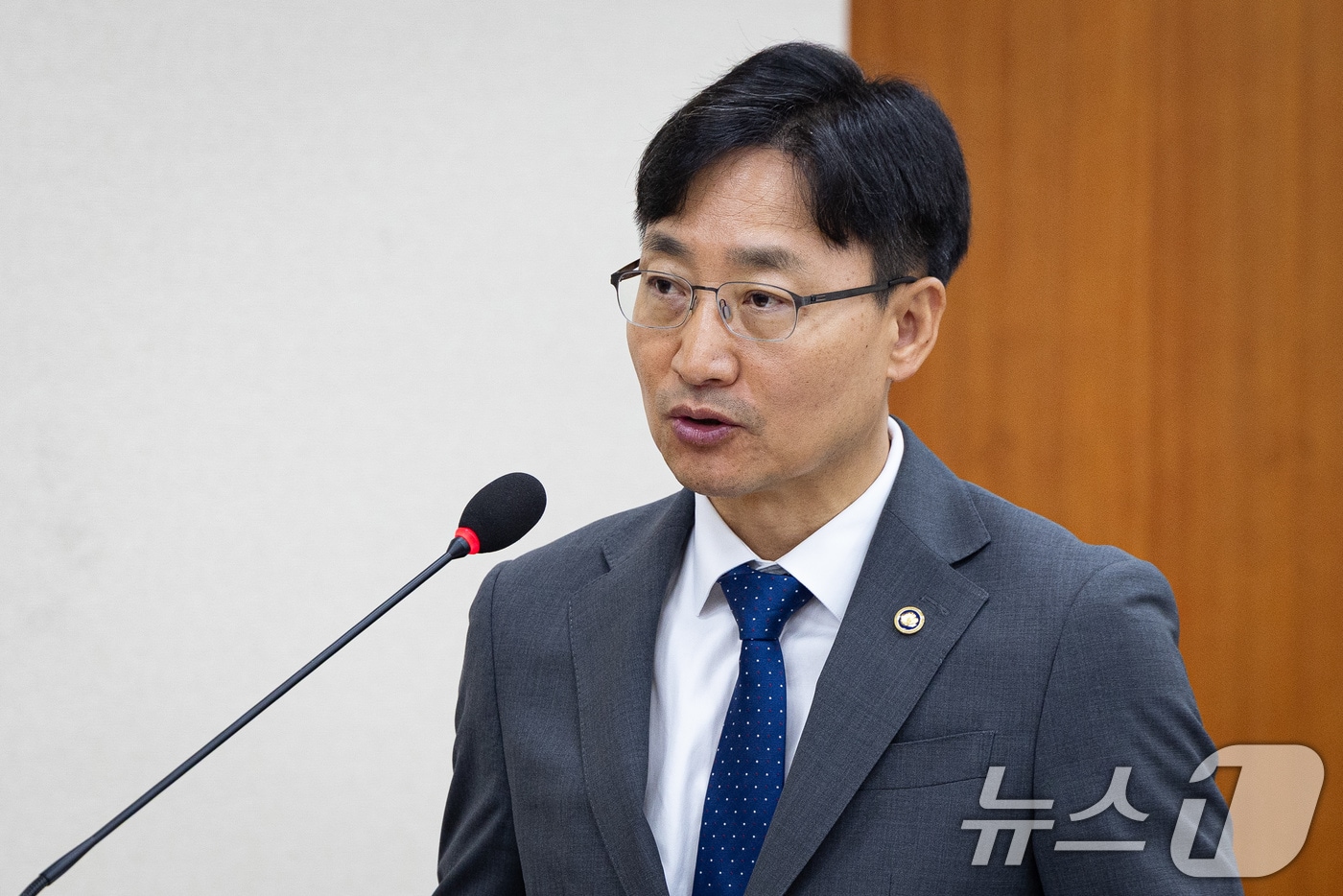 국세청, 고가 법인주택 전수조사…42%가 사주 일가 '황제사택' 확인