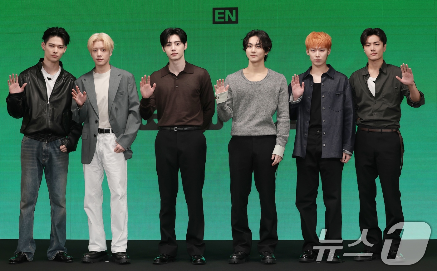 그룹 엔하이픈(ENHYPEN)의 니키(왼쪽부터)와 제이크, 성훈, 정원, 선우, 제이크 2026.8.20 ⓒ 뉴스1 권현진 기자