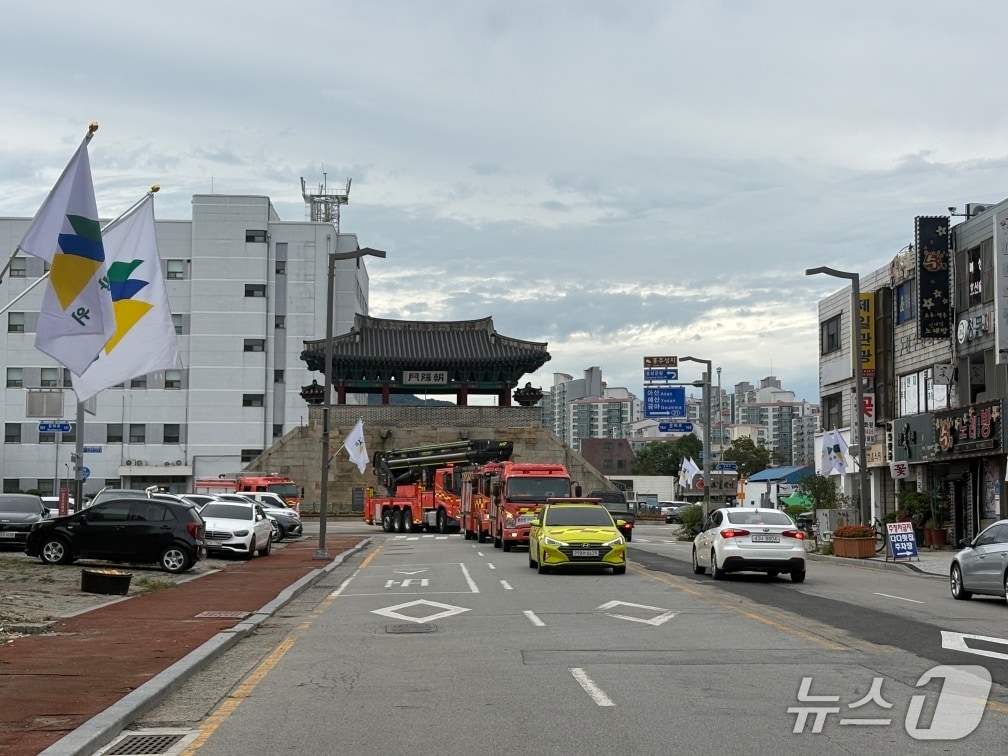 20일 충남 홍성에서 소방차 길 터주기 훈련이 진행되고 있는 모습. (충남소방본부 제공, 재판매 및 DB금지) / 뉴스1