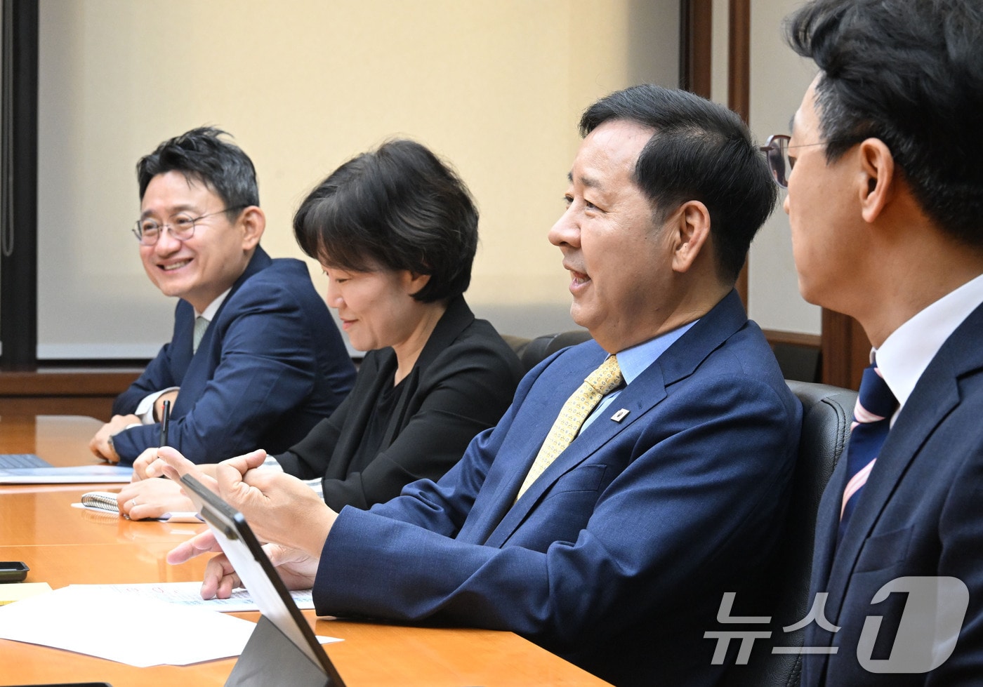 구윤철 경제부총리, AIIB 총재 면담…한국 기업 참여 및 인력 채용 확대 요청