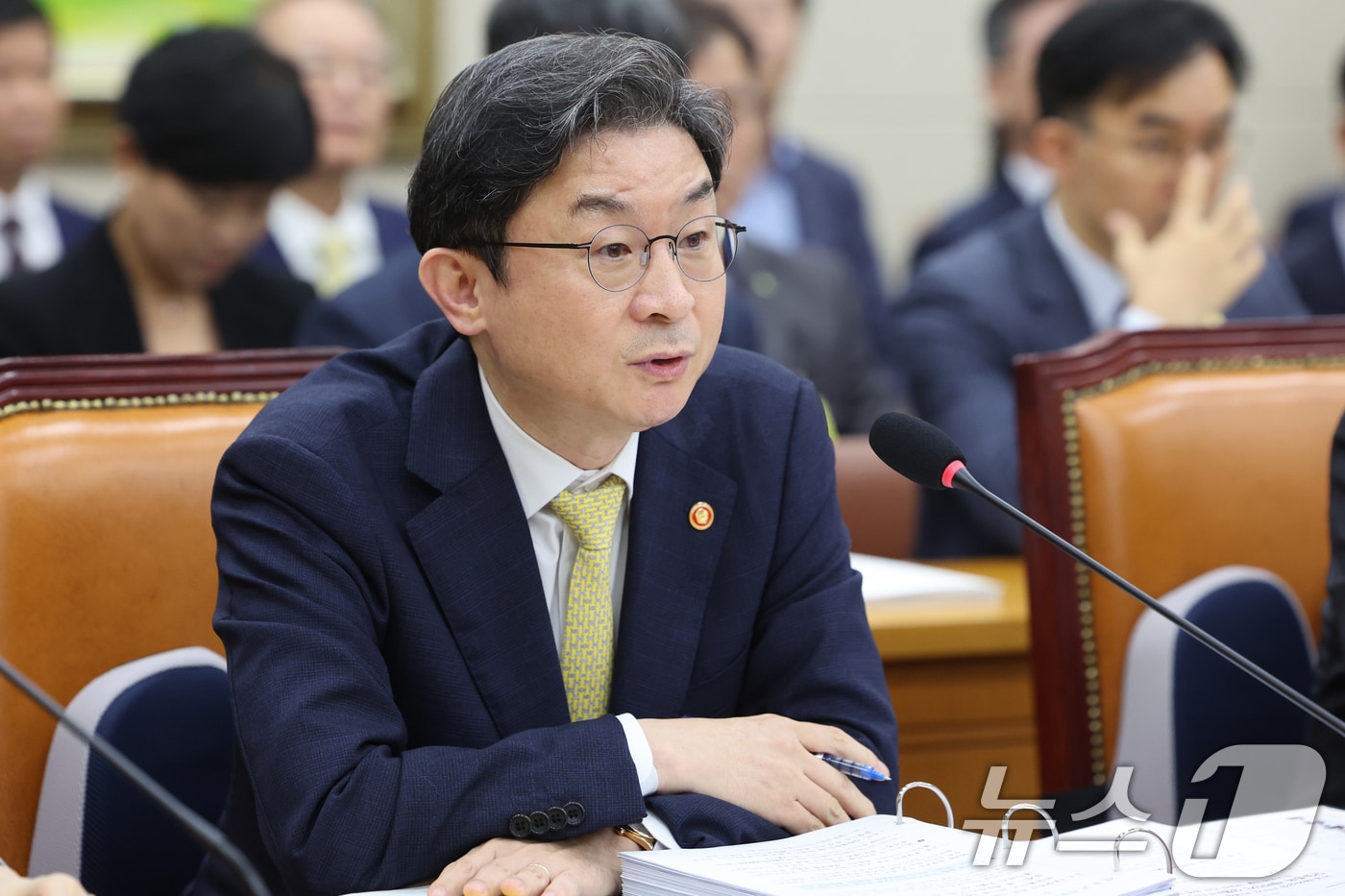 이억원 금융위원장이 24일 오후 서울 여의도 국회에서 열린 정무위원회 전체회의에서 의원 질의에 답하고 있다. 2026.8.24 ⓒ 뉴스1 황기선 기자