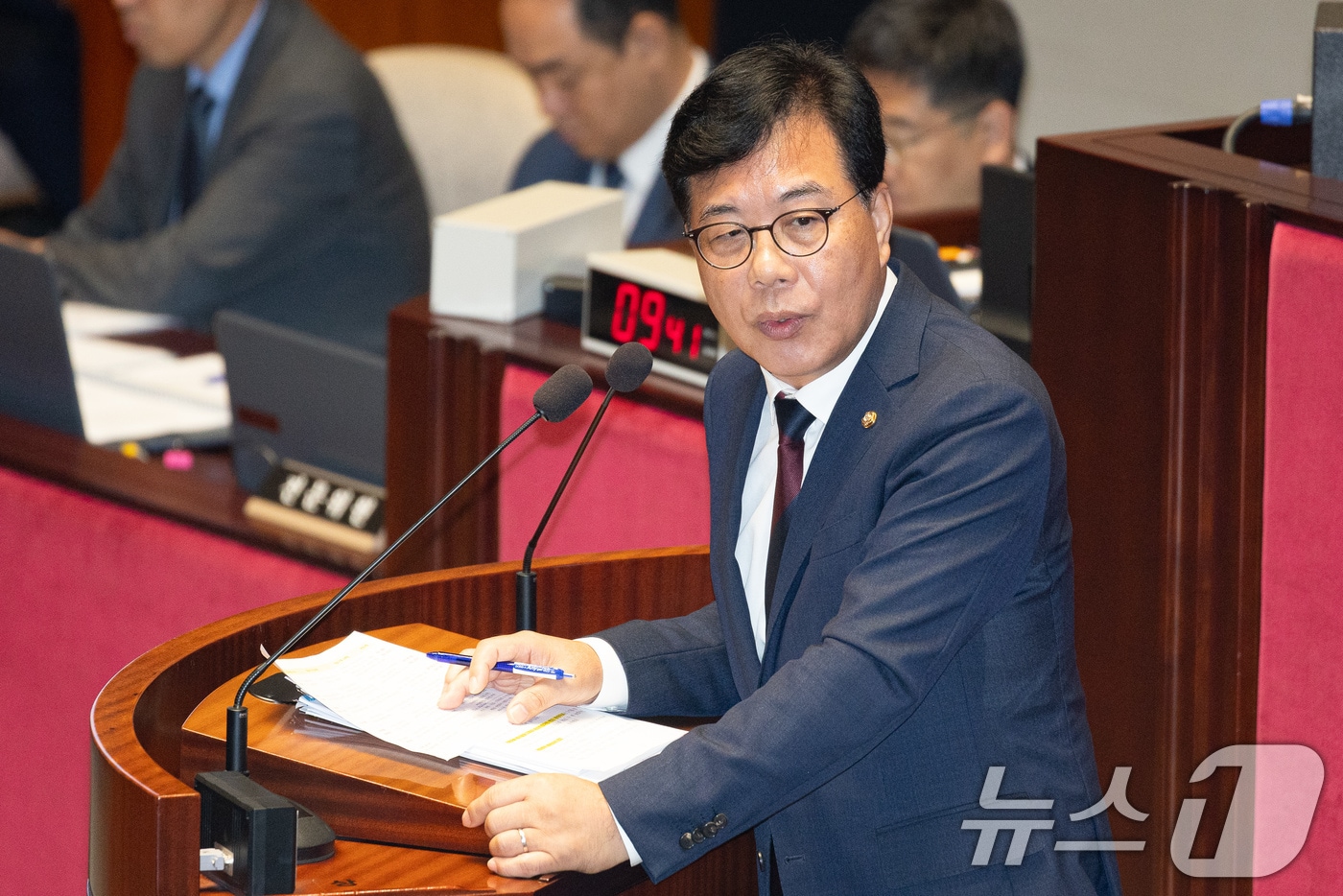 송언석 국민의힘 의원이 25일 서울 여의도 국회에서 열린 제438회 국회(임시회) 예산결산특별위원회 제2차 전체회의에서 질의하고 있다. 2026.8.25 ⓒ 뉴스1 유승관 기자