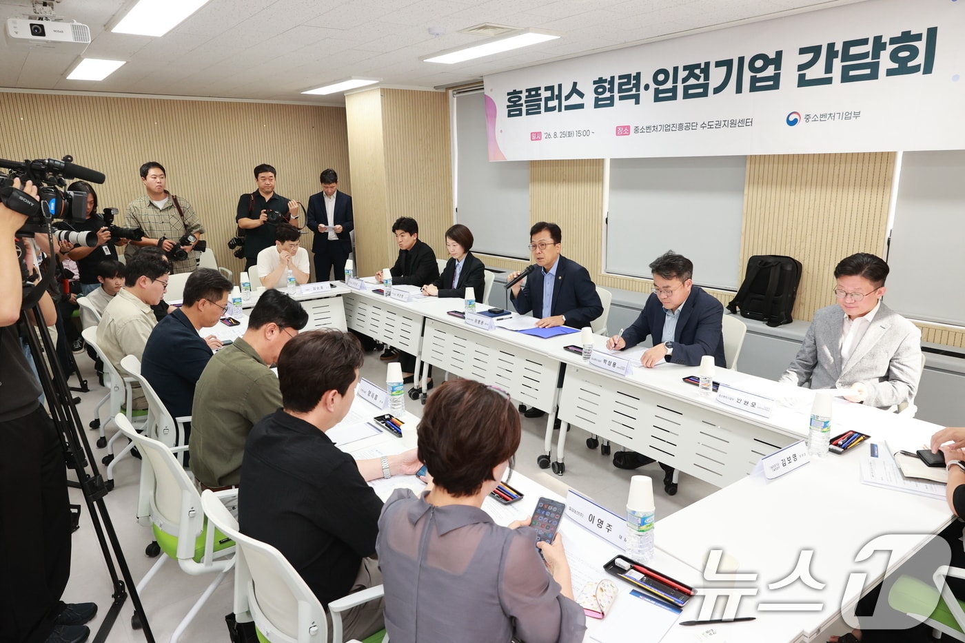 한은총재, 연속 금리인상 통해 경제안정 선제대응