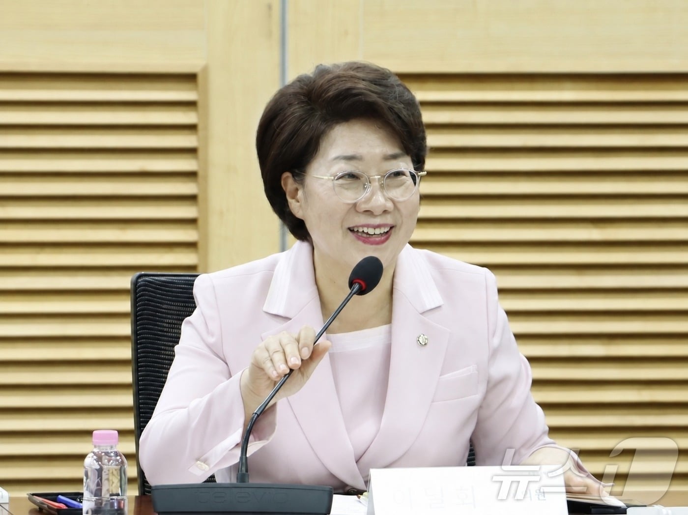국민의힘 이달희 의원(비례대표)은 26일 각급 선거관리위원회 위원 전원이 선거일부터 개표 종료 때까지 상근하도록 하는 ‘선거관리위원회법 일부개정법률안’을 대표발의했다./뉴스1