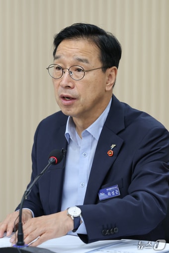 위성곤 제주도지사가 27일 오전 제주도청에서 '안전한 제주대책마련을 위한 유관기관 회의'를 주재하며 인사말을 하고 있다. 2026.8.27 ⓒ 뉴스1 안은나 기자
