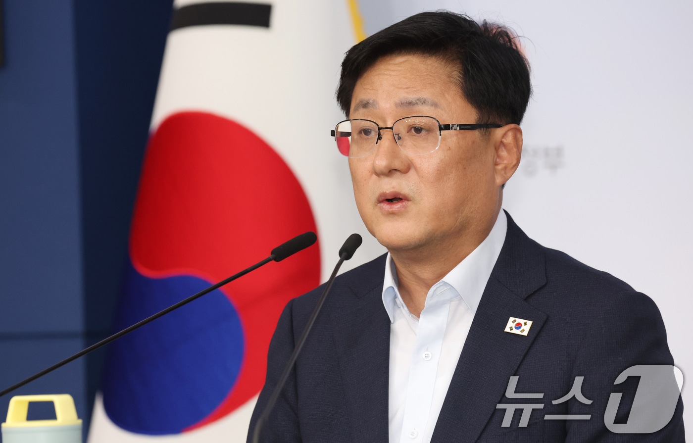 김성환 기후에너지환경부 장관이 3일 서울 종로구 정부서울청사 별관에서 2026년 하반기 업무보고 사전 브리핑을 하고 있다. 2026.8.4 ⓒ 뉴스1 김명섭 기자