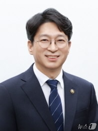 국토교통부 장관 후보자로 지명된 홍지선 국토부 제2차관