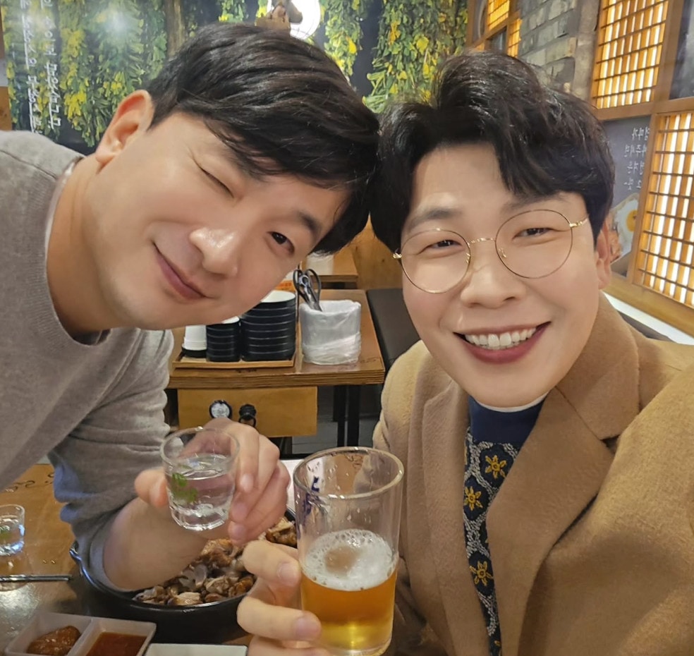 이용주(왼쪽)와 백봉기 (백봉기 SNS 갈무리)