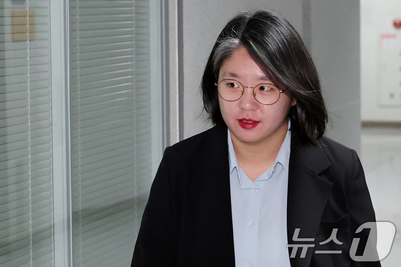 성평등가족부 장관 후보자로 지명된 용혜인 기본소득당 의원이 지난 8월 31일 오전 서울 여의도 국회 의원회관으로 출근하고 있는 모습. 2026.8.31 ⓒ 뉴스1 황기선 기자