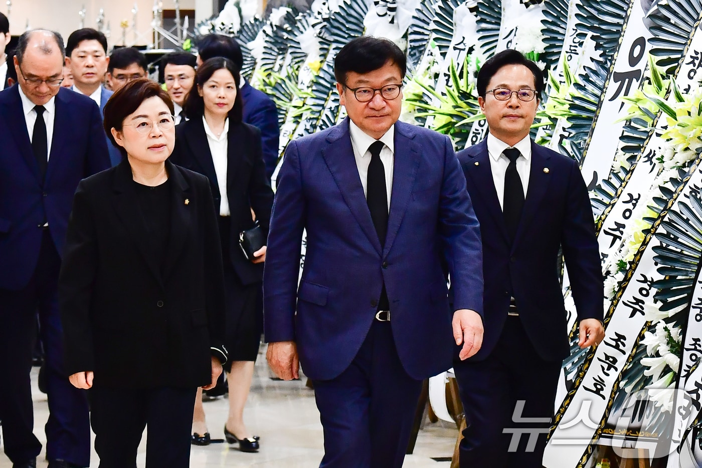 정점식 국민의힘 원내대표가 31일 오후 조희대 대법원장 부친상 빈소가 마련된 포항성모병원 장례식장에서 조문을 마친 후 걸어나오고 있다. 2026.8.31 ⓒ 뉴스1 최창호 기자