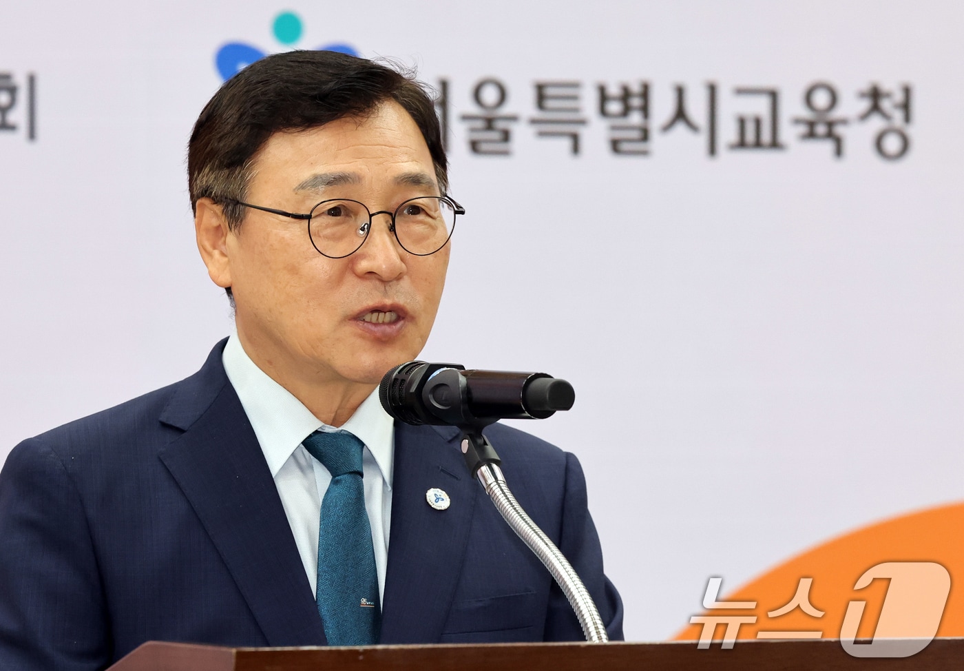 정근식 서울시 교육감이 5일 오후 서울 여의도 국회 의원회관에서 열린 '인권존중 학교를 위한 혐오차별 대응 토론회'에서 인사말을 하고 있다. 2026.8.5 ⓒ 뉴스1 황기선 기자
