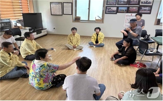 정영미 부군수, 무더위 쉼터 현장점검.(양구군 제공. 재판매 및 DB금지)/뉴스1