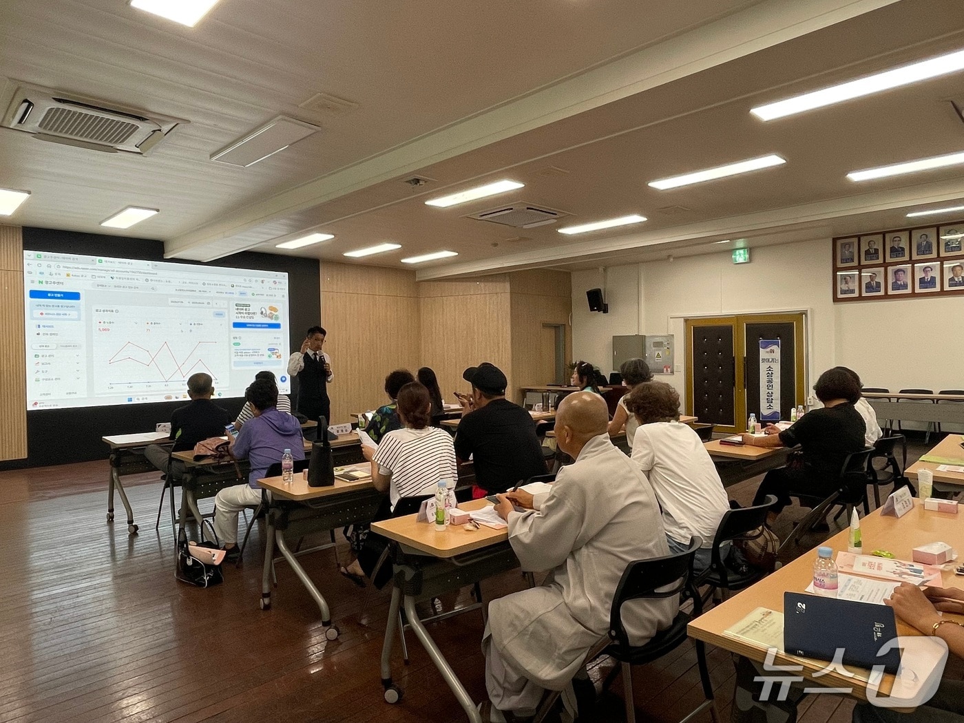 논산시는 고유가 피해지원금 지급 기간 잠시 중단했던 '찾아가는 소상공인 상담소' 운영을 재개하고 5회차 일정을 마무리했다.(논산시 제공. 재판매 및 DB금지) /뉴스1**